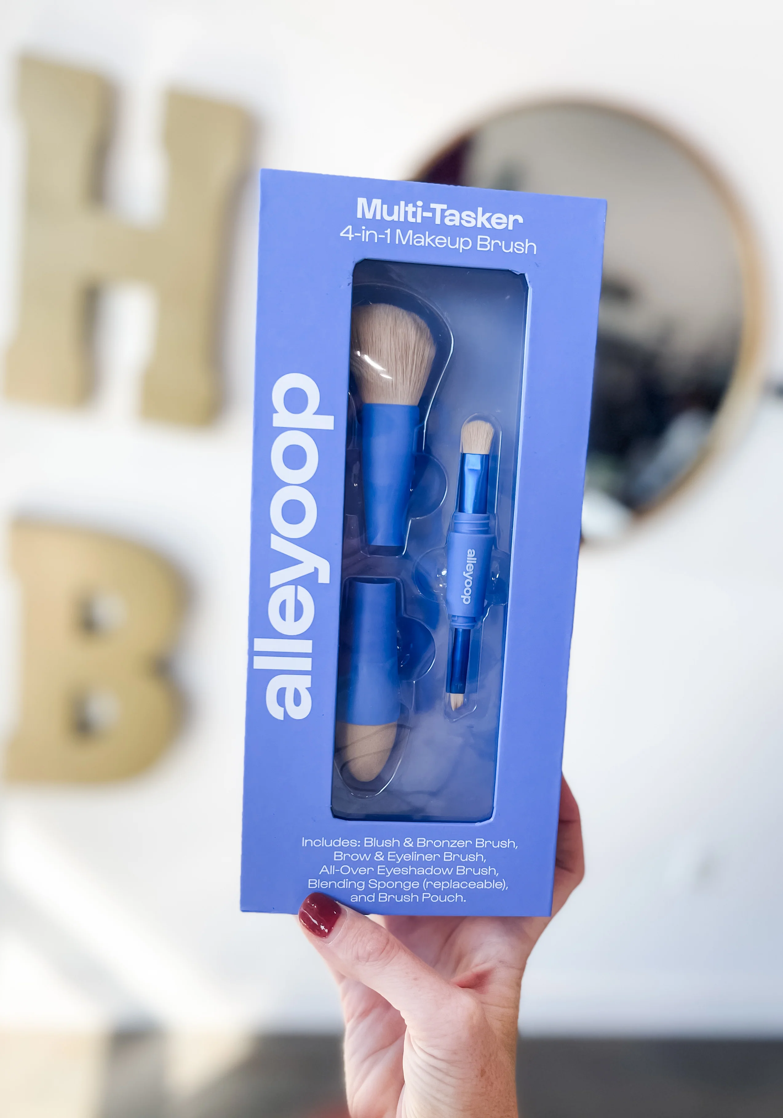 Alleyoop Multi-Tasker - 4-in-1 Makeup Brushes - Image 6