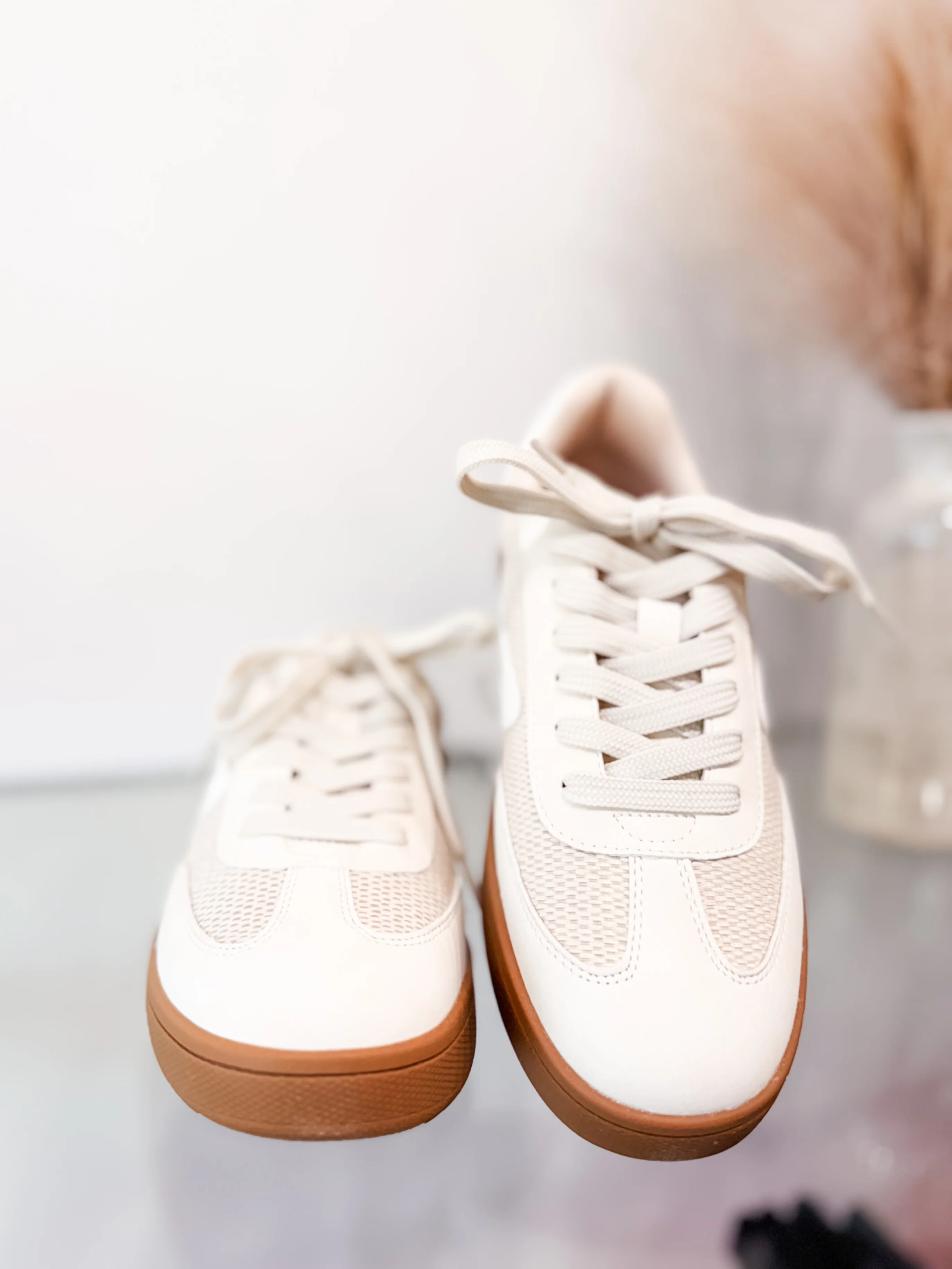 DV Voyager Sneakers - Image 3