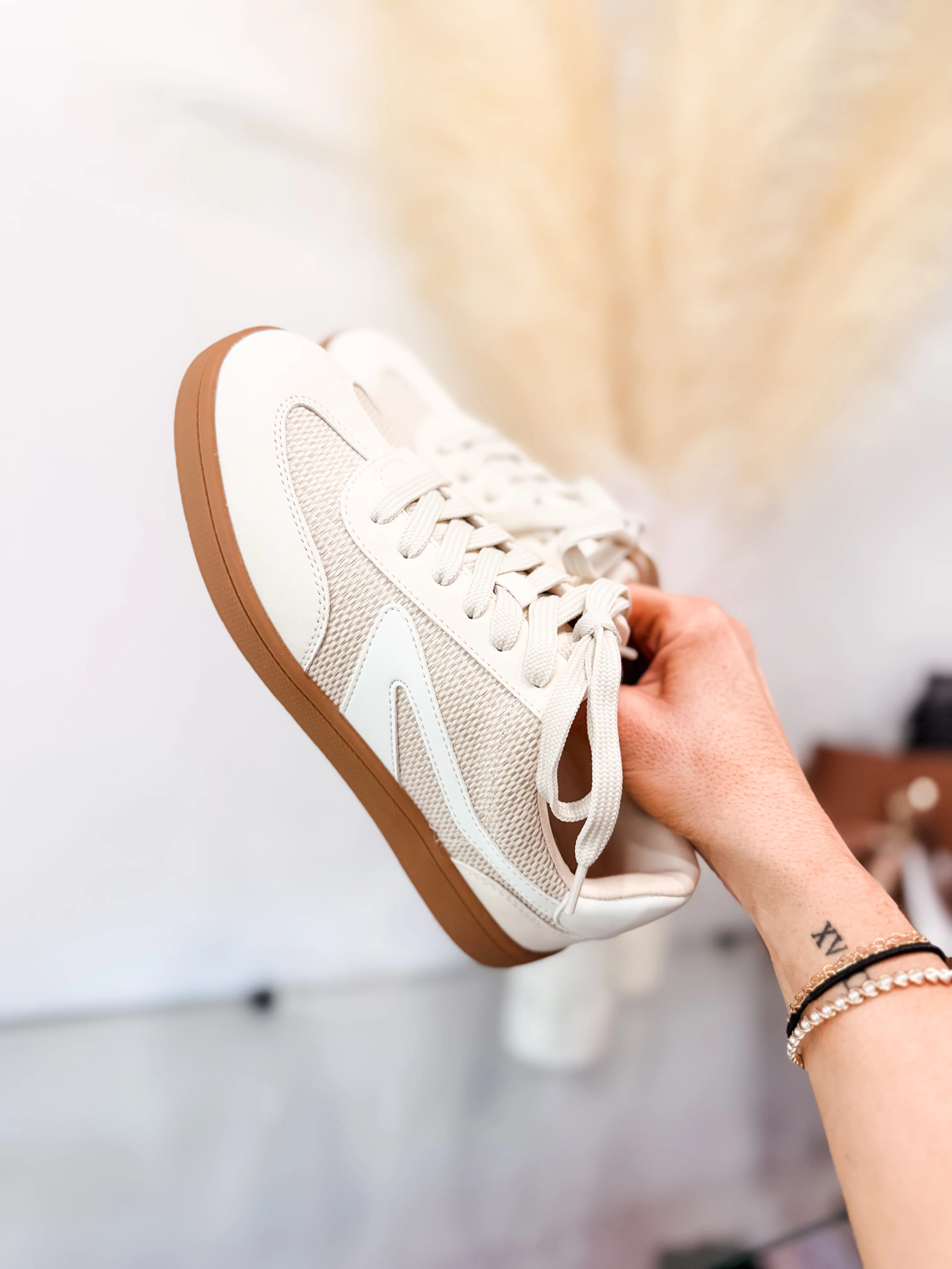 DV Voyager Sneakers - Image 4