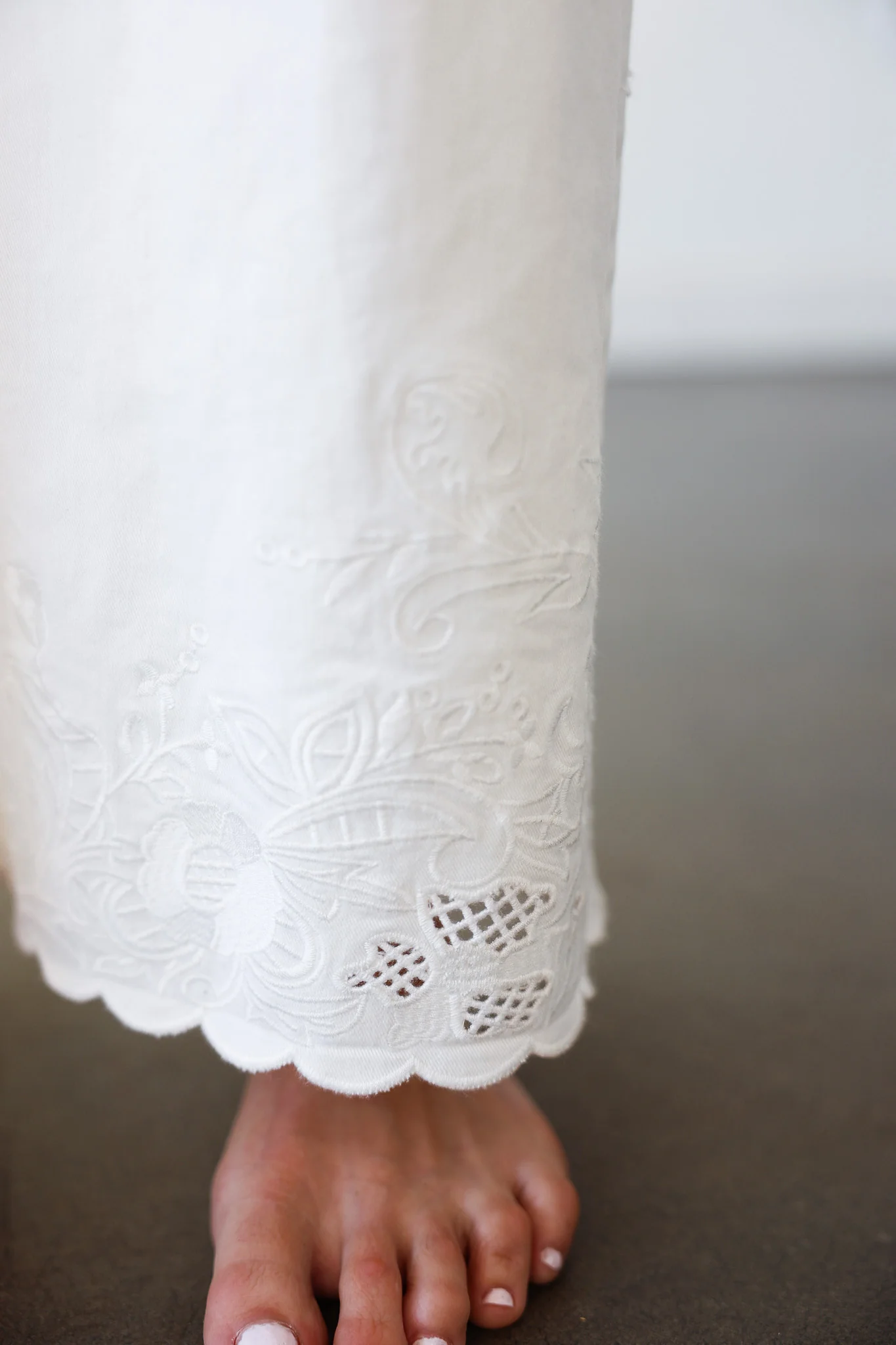 Eyelet Hem Jeans - White - Image 2