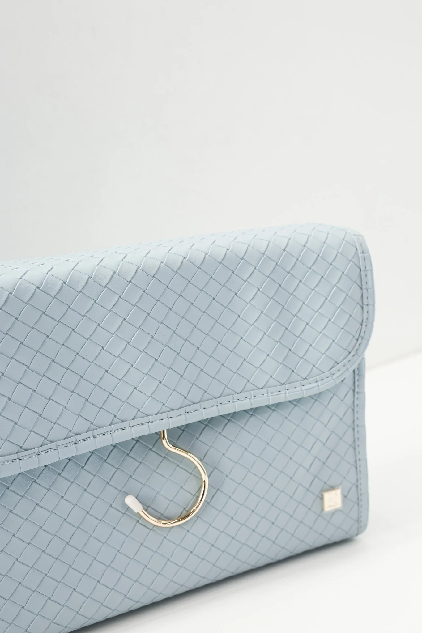 Luxe Hanging Toiletry Bag - Woven Surf - Image 3