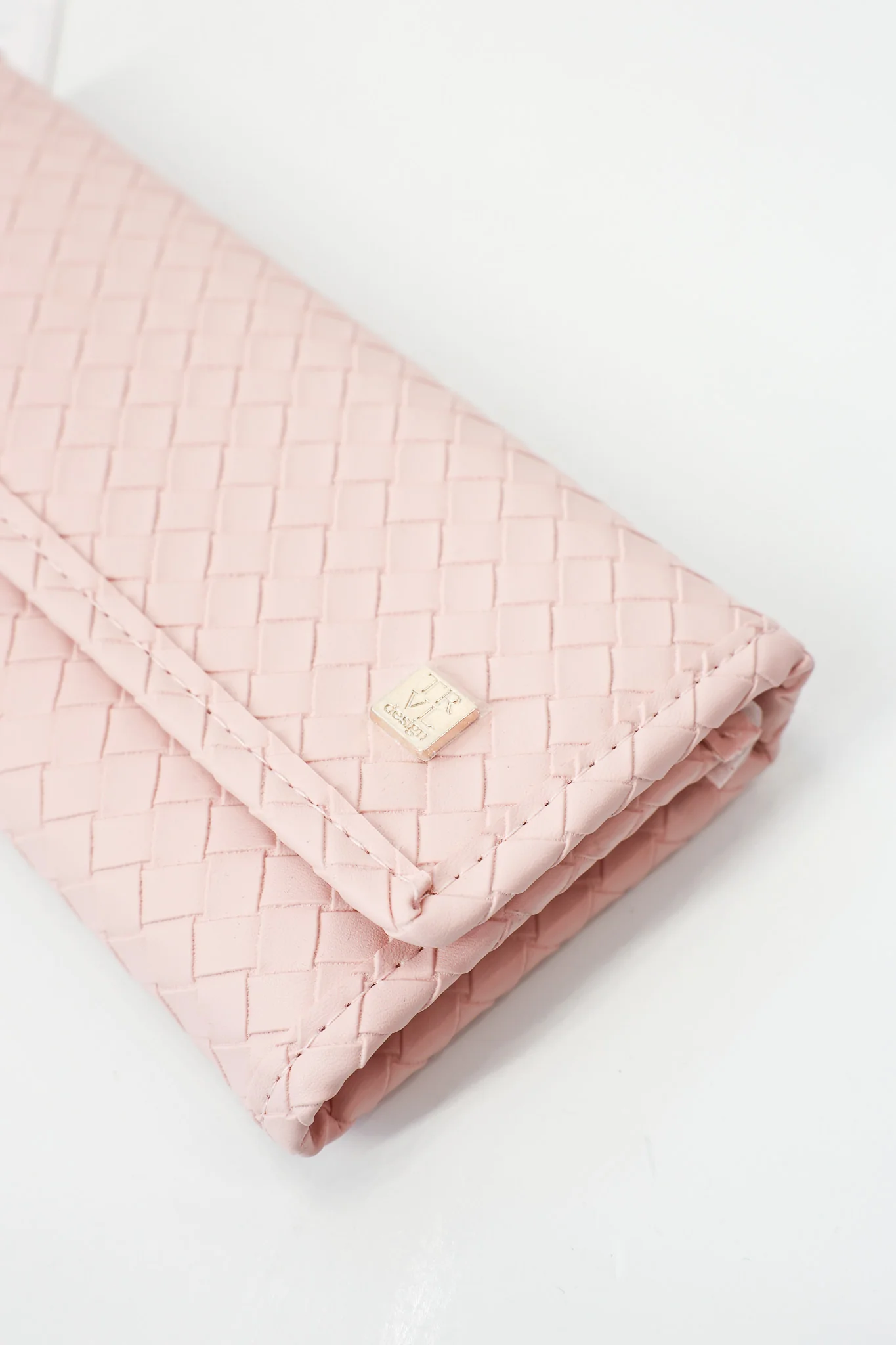 Luxe Jewelry Wallet - Woven Shell - Image 3