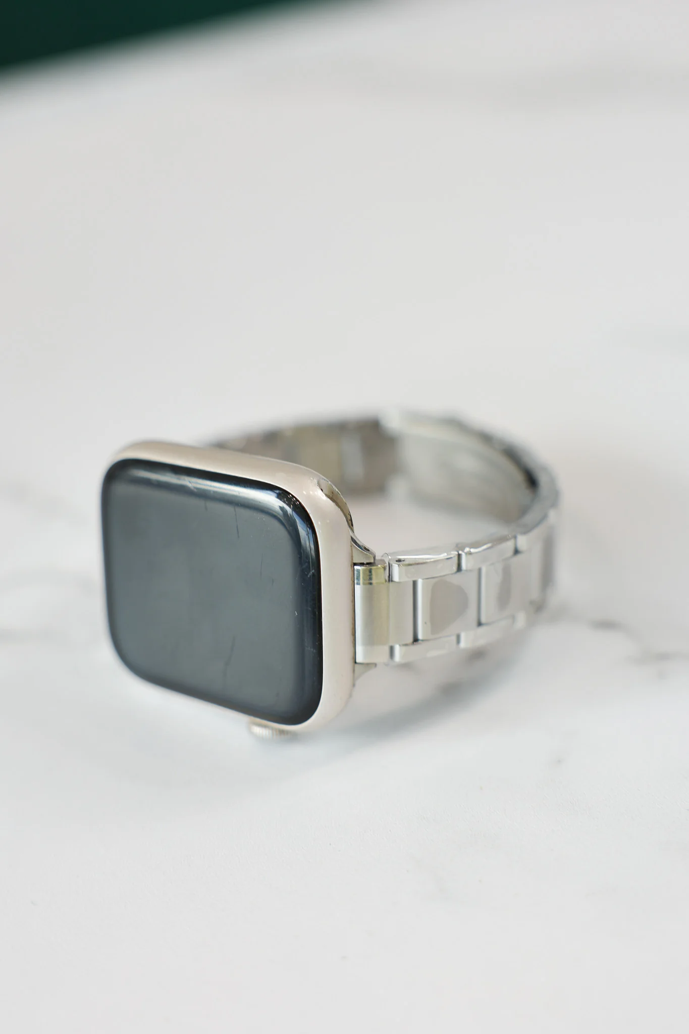 Slim Glazé Apple Watch Strap - Silver - Image 2